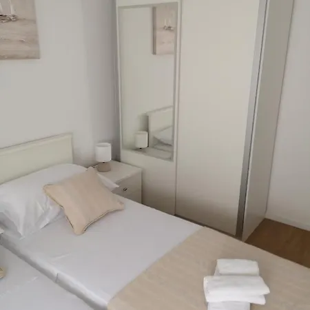 Mateo Apartment Split